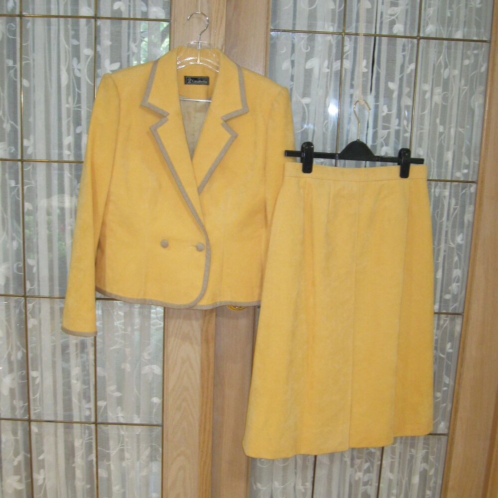 VTG Casabella Home Fashions women Sikt suit Size L?